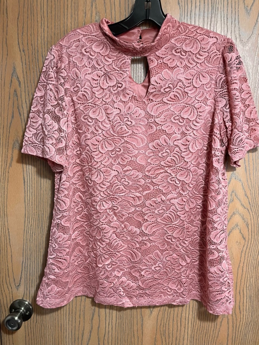 EUC Rose Pink Lace Top with Short Sleeves and Keyholes